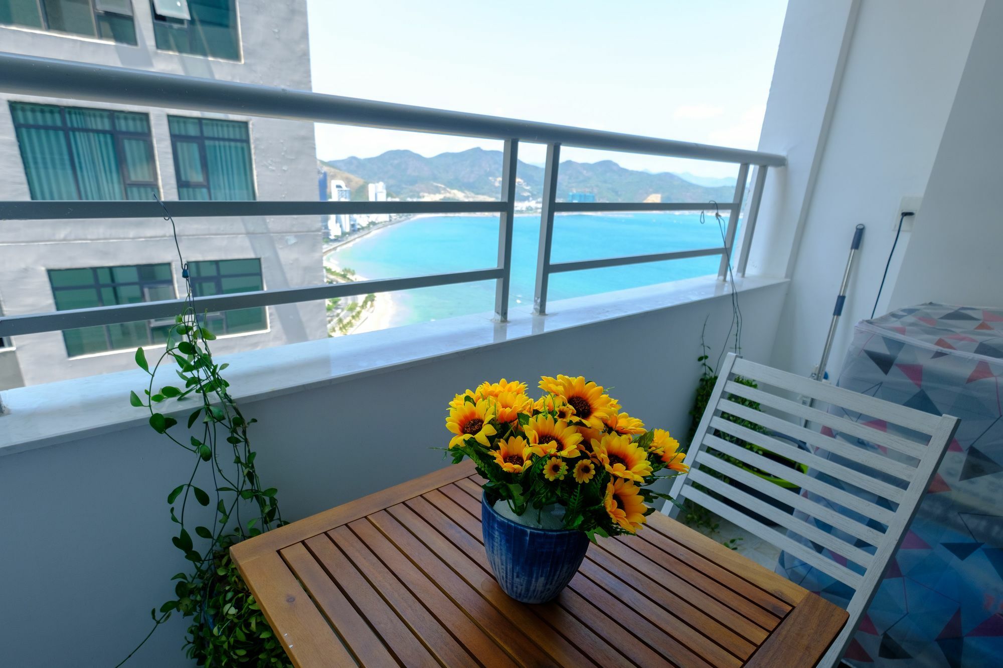 Sunrise Hon Chong Ocean View Apartment Нячанг Экстерьер фото