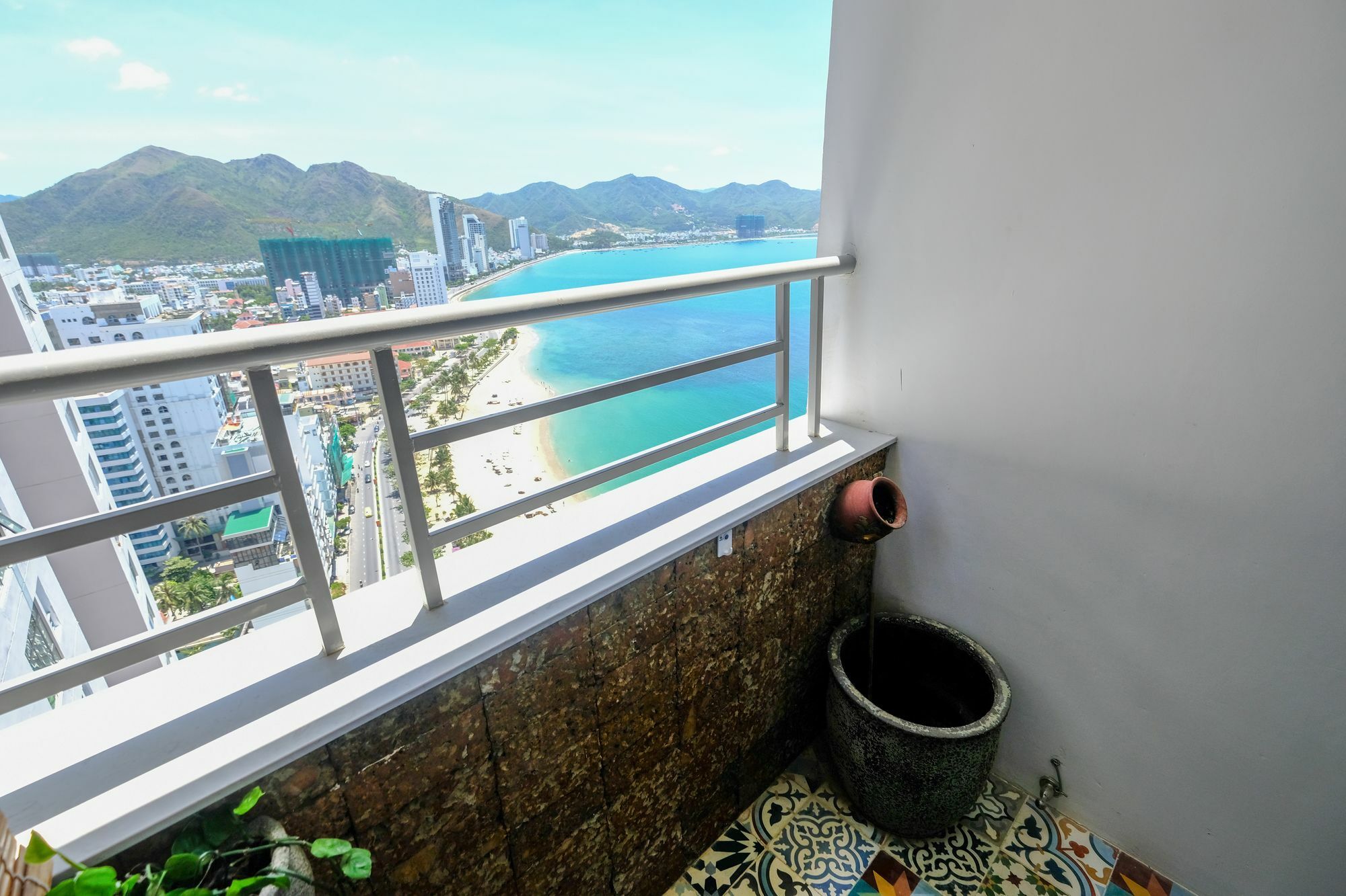 Sunrise Hon Chong Ocean View Apartment Нячанг Экстерьер фото