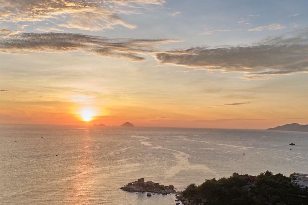 Sunrise Hon Chong Ocean View Apartment Нячанг Экстерьер фото